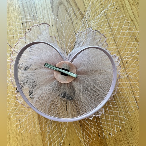 Headpiece with feathers - Picture 3 of 5